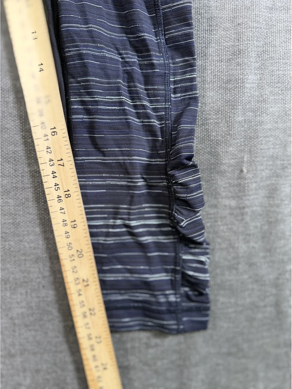 Lululemon Pace Rival Crop Leggings in Cyber Stripe Naval Blue Black, Size 4